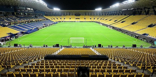 Özel davetliler tribünde