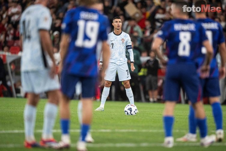 Cristiano Ronaldo tarihe geçti! Yere yığılıp hüngür hüngür ağladı