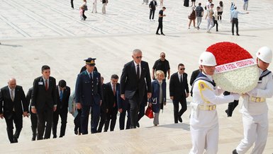 TFF Başkanı Hacıosmanoğlu ve Yönetim Kurulu Üyeleri, Anıtkabir'i ziyaret etti