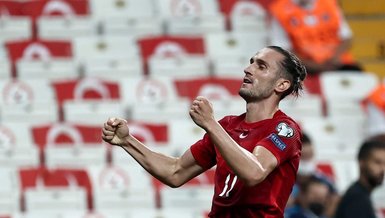 Yusuf Yazıcı imzayı atıyor