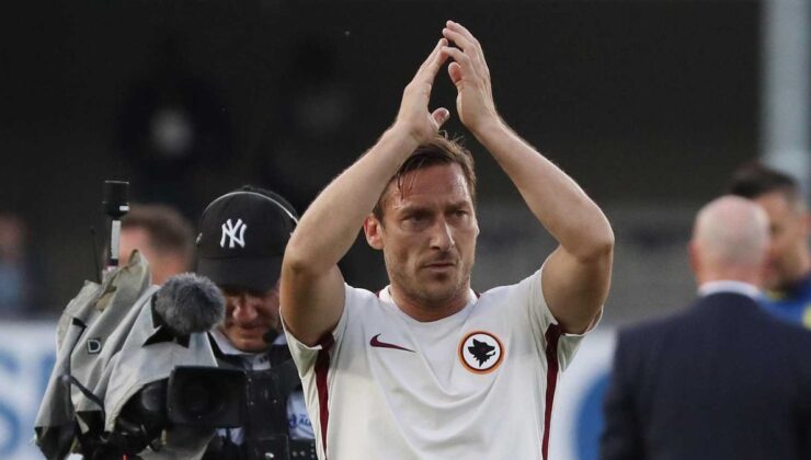 Francesco Totti futbola geri dönüyor