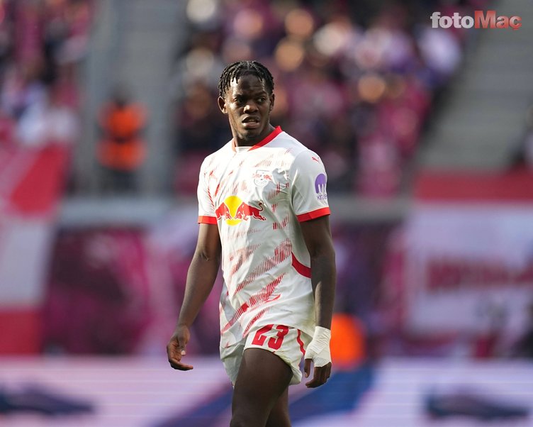 Milli futbolcumuzdan büyük başarı! Yıldızlarla dolu o listede ilk 10'da