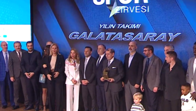 Turkuvaz Medya Spor Zirvesi'nde Süper Lig'in en iyilerine verilen ödüller sahiplerini buldu!